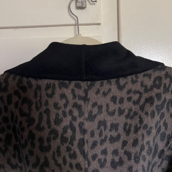 Tahari Ella Leopard Double Faced Wool Blend Wrap Belted Coat Size Medium - Picture 10 of 12